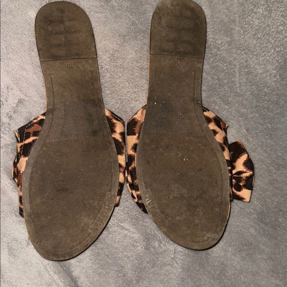 Old Navy Leopard Bow Slide Sandals - Tan/Brown/Black - Picture 3 of 4
